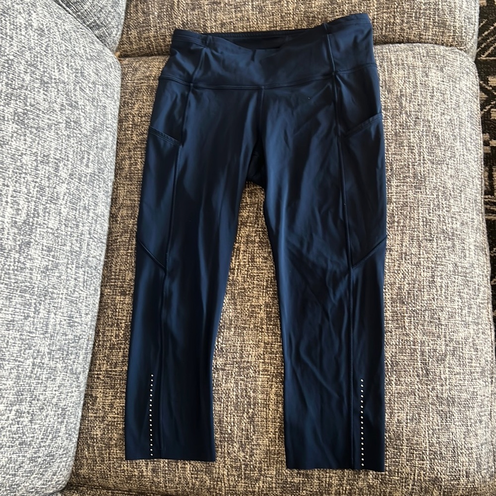 Lulu leggings. Side pockets. Drawstring. Super comfy.